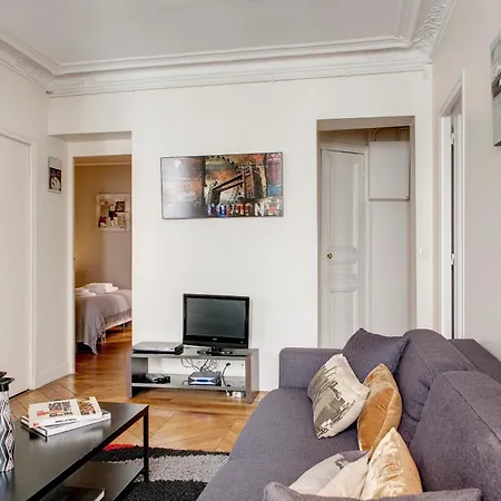 Beauregard Design Apartment